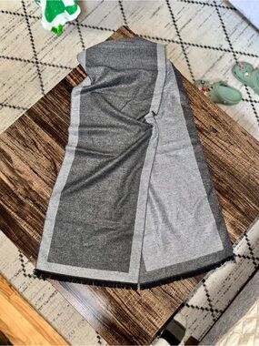 100% Cashmere Gray Colorblock Fringe Scarf Soft Luxury Winter Wrap